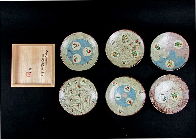 象嵌赤絵草花文絵変組皿