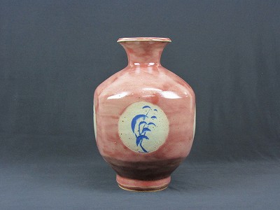 辰砂釉象嵌草花文壷